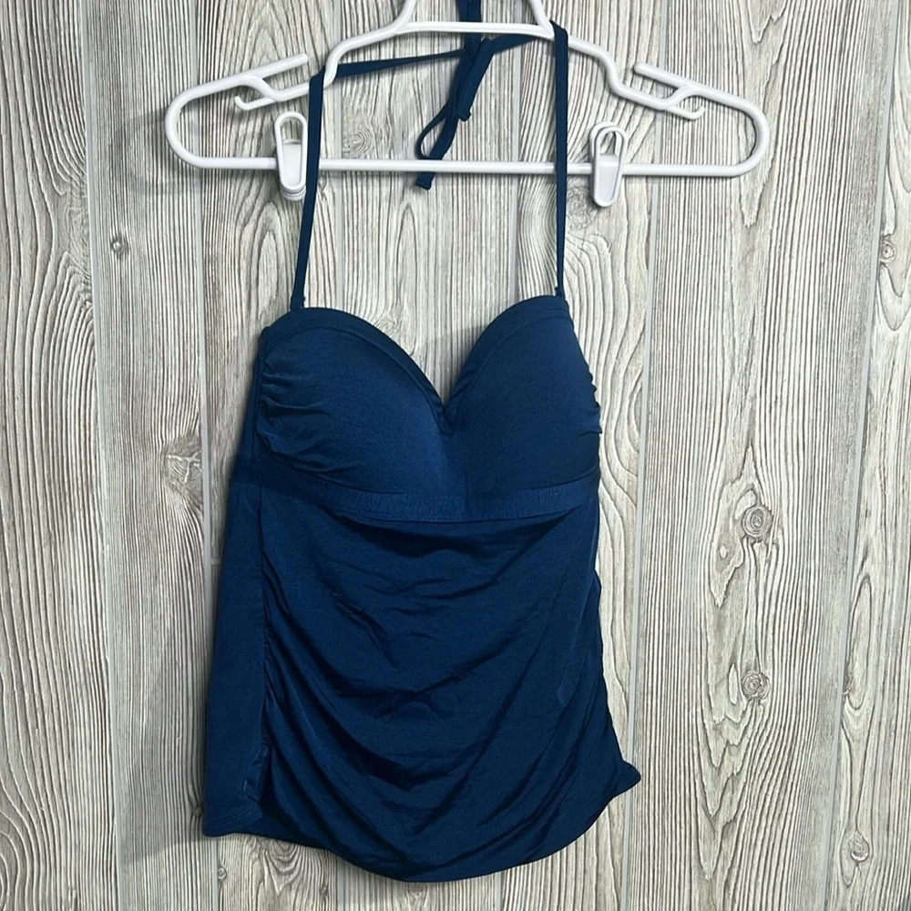 Women Athleta swimming top size small